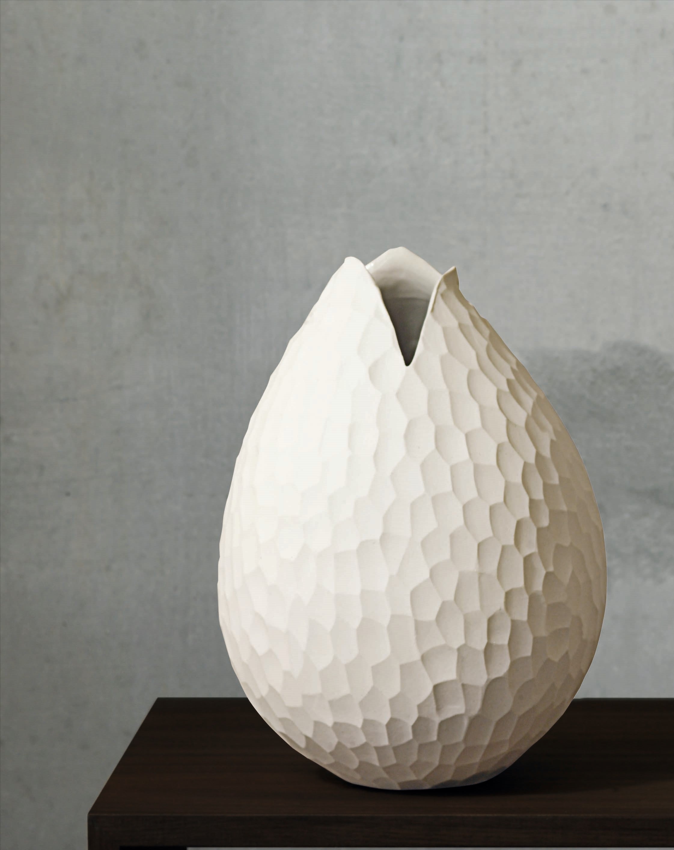 carve vase 15cm , 22cm