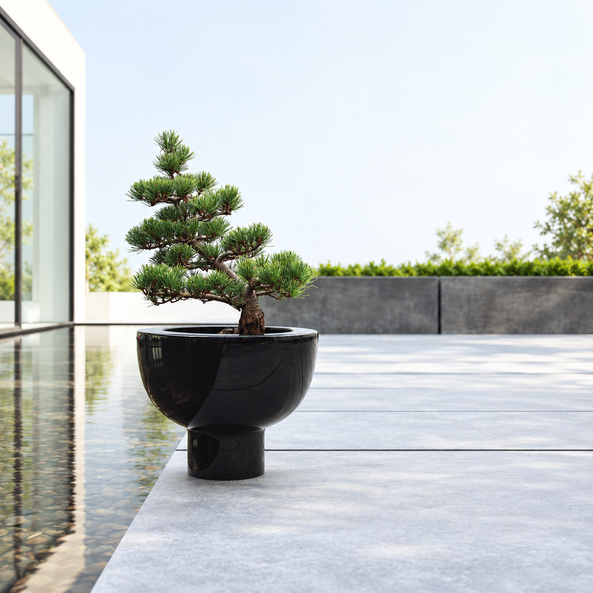 MIDORO Porcelain vase on foot 24cm, 31cm