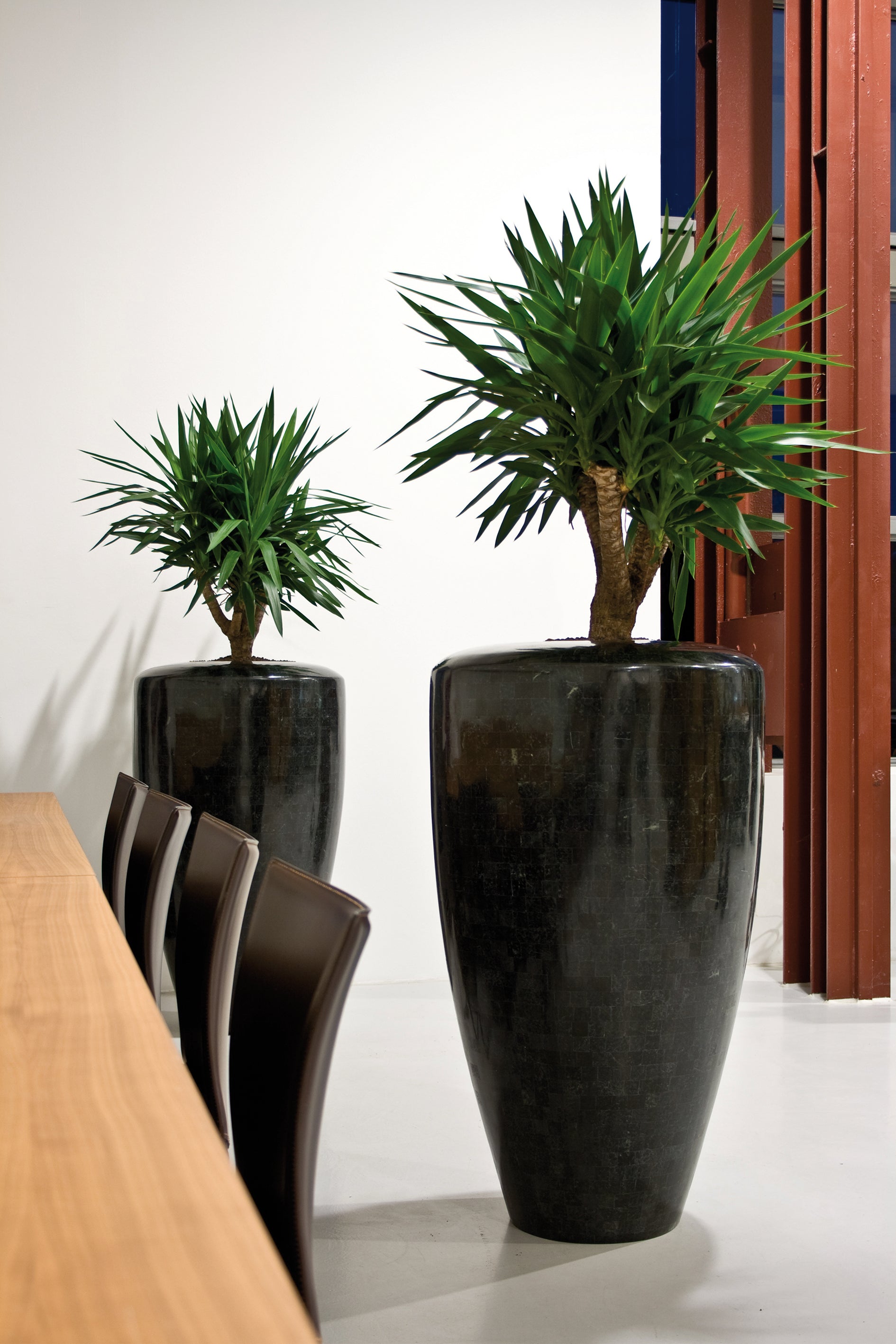 Geo 60/70 H cm black polished